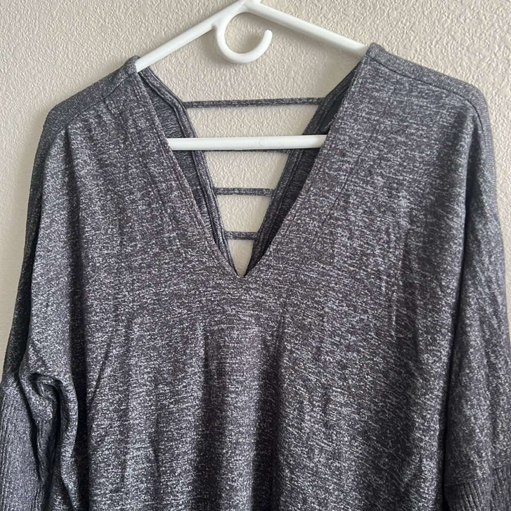 🌻3/$25 oversized sweater - Picture 2 of 6